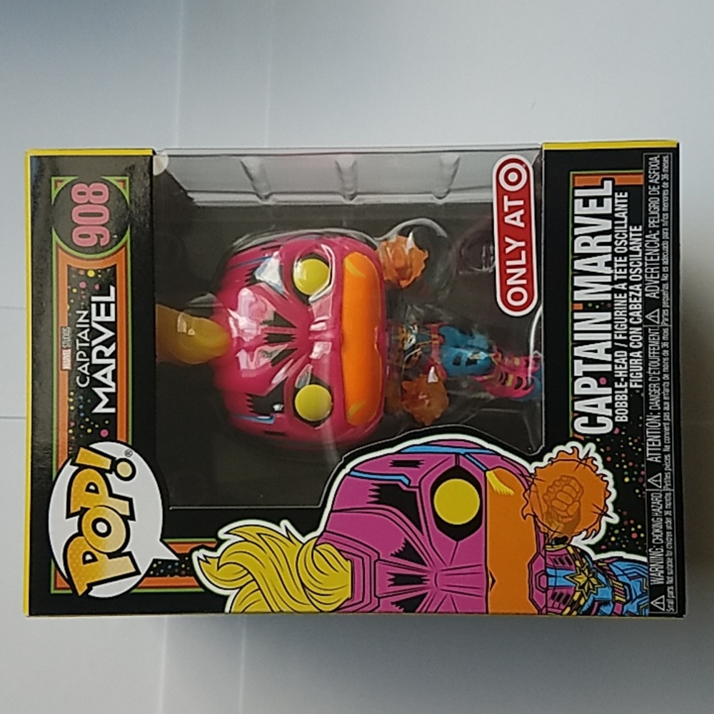 Funko Pop! Marvel: Black light - Infinity Saga Thanos, Captain Marvel, A… - Picture 8 of 12